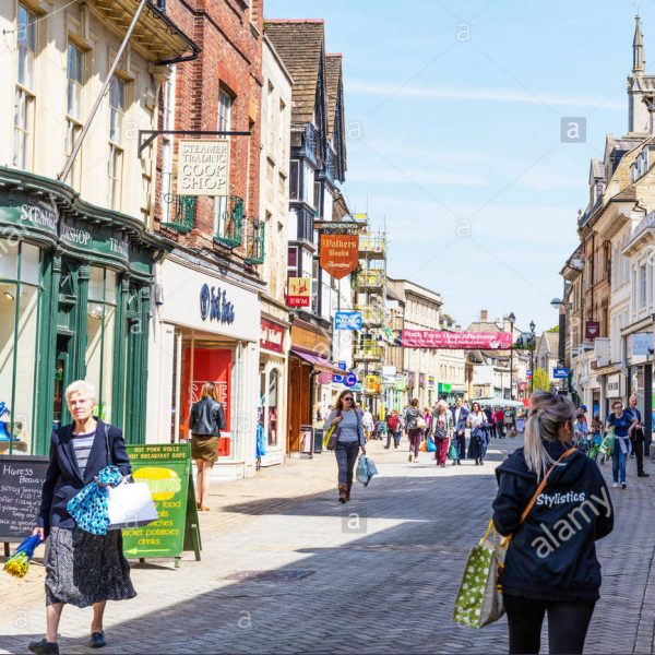 stamford-lincolnshire-town-centre-shops-high-street-center-stores-G1JY2P
